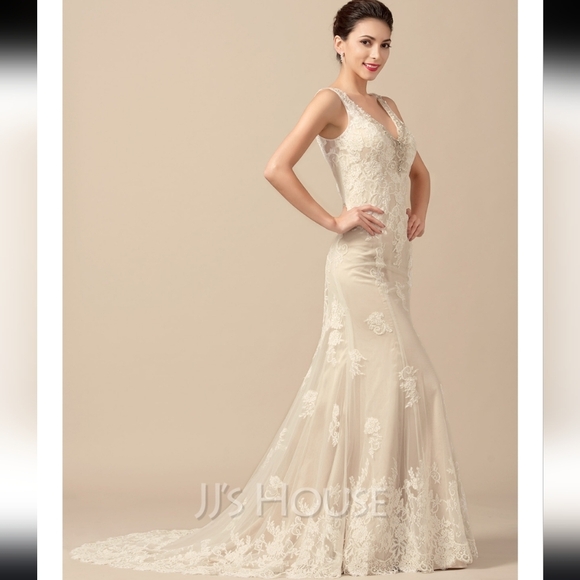 JJs House Cream Sheath Wedding Gown Sleeveless V-Neck - Picture 6 of 7